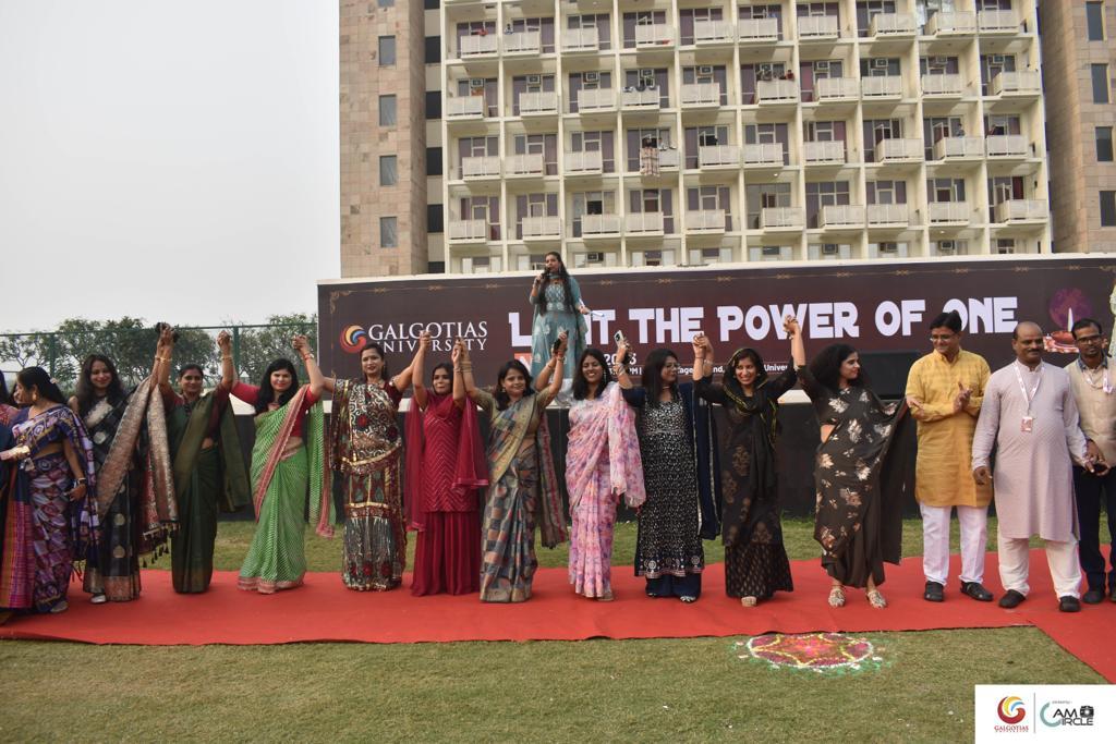 एक की शक्ति को प्रकाश" की डिजाइनिंग और संकल्पना देने और उत्सव को एक शानदार सफलता बनाने के लिए धन्यवाद का एक विशेष नोट भेजा